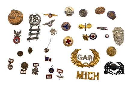 Original WWII United States Pins, Medals, Awards - A Bomb Pin Manhattan