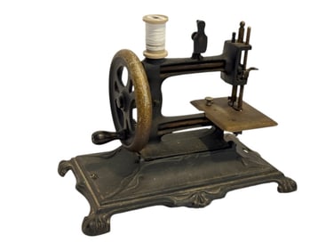 German Cast Iron Childs Sewing Machine