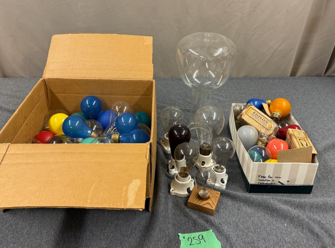 Group of Light Bulbs (1 of 4)