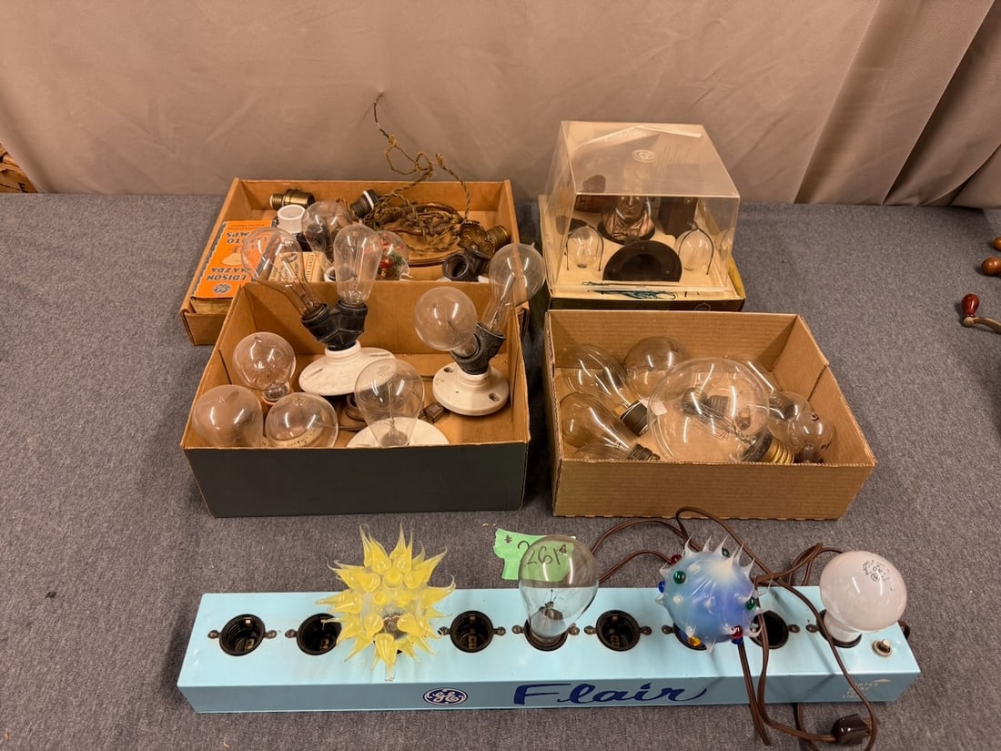 Group of Light Bulbs (1 of 4)