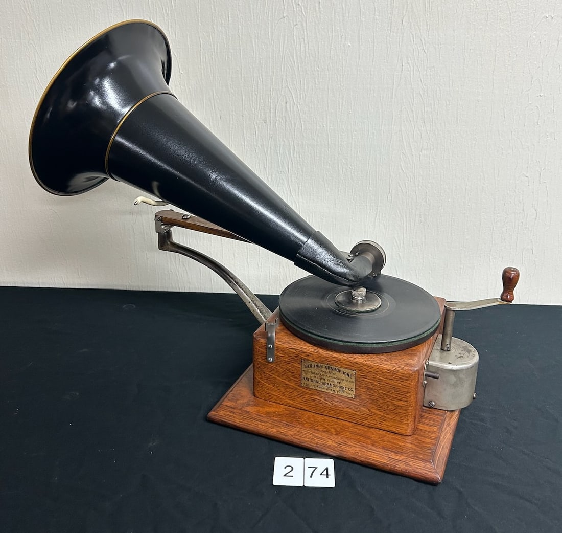 Berliner Trademark Gramophone Phonograph (1 of 2)