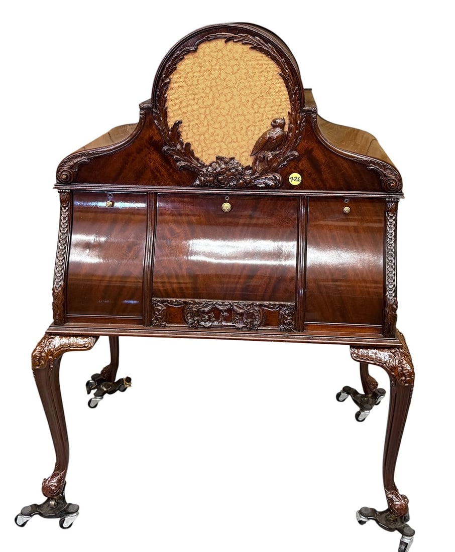 DeLuxe Fancy Cabinet Disc Phonograph (1 of 6)