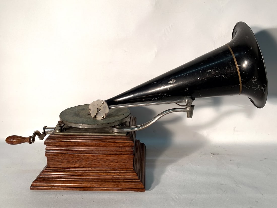 Zon-o-phone Model C disc Phonograph (1 of 11)