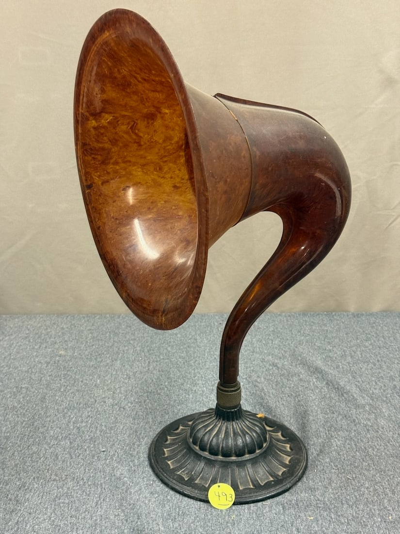 Antique Radio Horn (1 of 2)