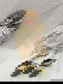 Rare Phonograph Doll - "Arnoldia Arnola": Max Oscar Arnold "Arnoldia Arnola" Doll. The Bisque doll is a Simon and Halbig doll. There are 3 original Excelsior Hartguss record boxes with two intact black wax records.