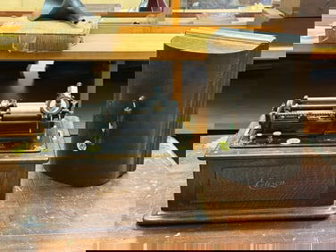 Edison Triumph Cylinder Phonograph w/repeater