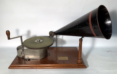 Rare Berliner JS Gramophone Phonograph
