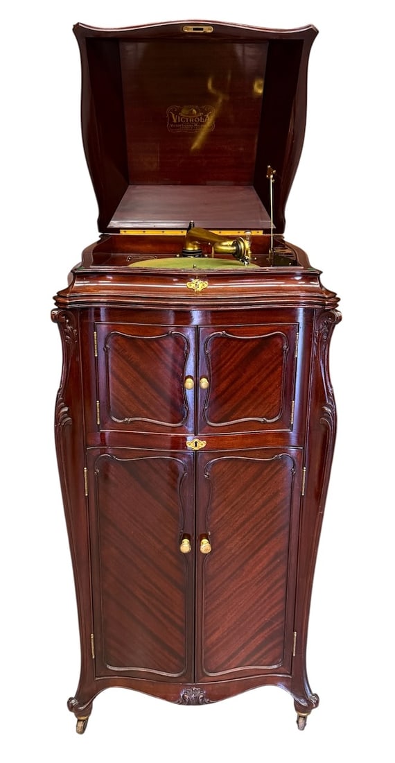 Victor Victrola VE-XVIII Disc Phonograph (1 of 6)