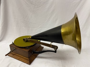 Victor P Disc Phonograph
