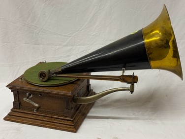 Victor M Disc Phonograph
