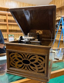 U.S. Royal Cylinder Phonograph