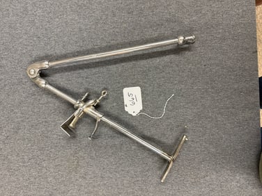 Adjustable Horn Crane