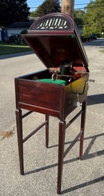 Keen-o-phone Mahogany Dome Top Phonograph