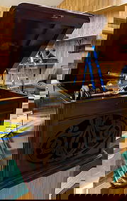 U.S. GRAND cylinder phonograph (1 of 4)