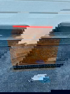 Melodia Organette: Excellent case and strong sound. 5 rolls included