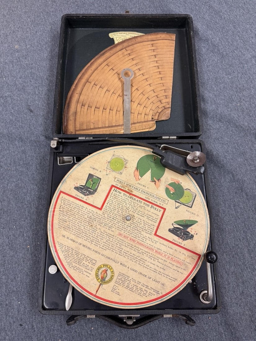 Polly Portable Suitcase Phonograph (1 of 1)