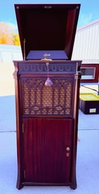 Edison C19 Diamond Disc Floor Model Phonograph