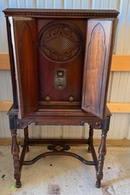 Majestic Floor Model Radio