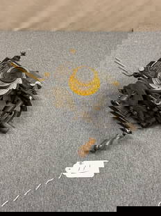 Edison Universal Projecting Kinetoscope: Crank and lens intact