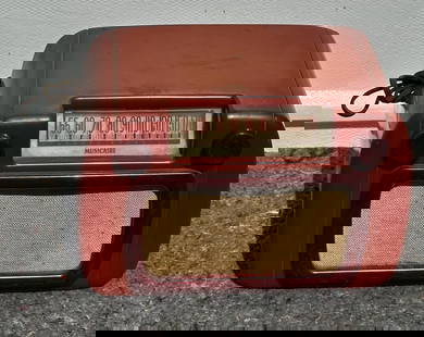 Musicaire Catalin Table Top Radio: Pieces of case are missing. Untested