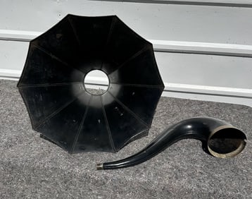 Edison No. 10 Black Cygnet Horn