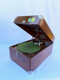 Victor Victrola VV-50 Mahogany Phonograph