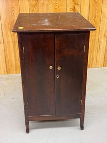 Mahogany 2-door Record cabinet