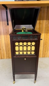 Edison S-19 Diamond Disc Phonograph