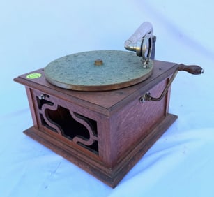 Harmony Model 12 Disc Phonograph