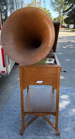 Victor Schoolhouse Phonograph