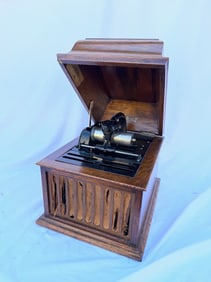 Edison Amberola 30 Cylinder Oak Phonograph