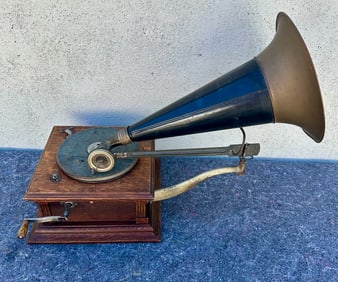 Victor "E" Front Mount Disc Phonograph