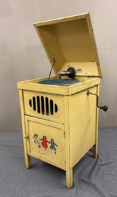 Deluxe Child's or Picnic Phonograph