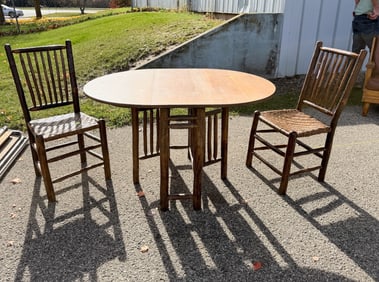 Excellent Rittenhouse style Table and Chairs