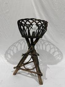 A good Twig Plant Stand