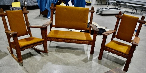 Excellent Set of Lodge Furniture