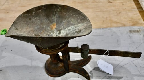Antique Double Crowfoot Scale