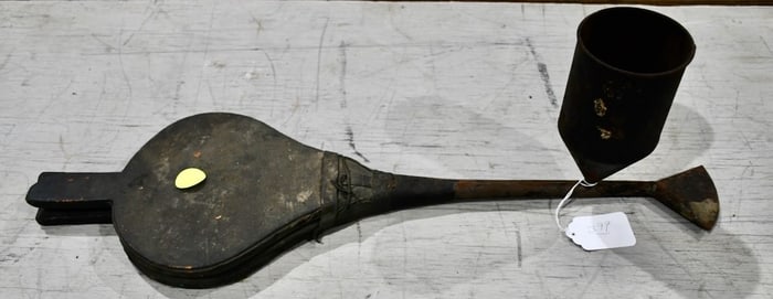 Antique Bellows-type Duster