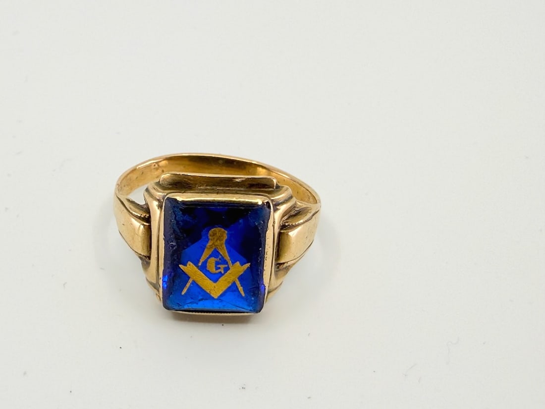 10k Men's Masonic Ring (1 of 4)
