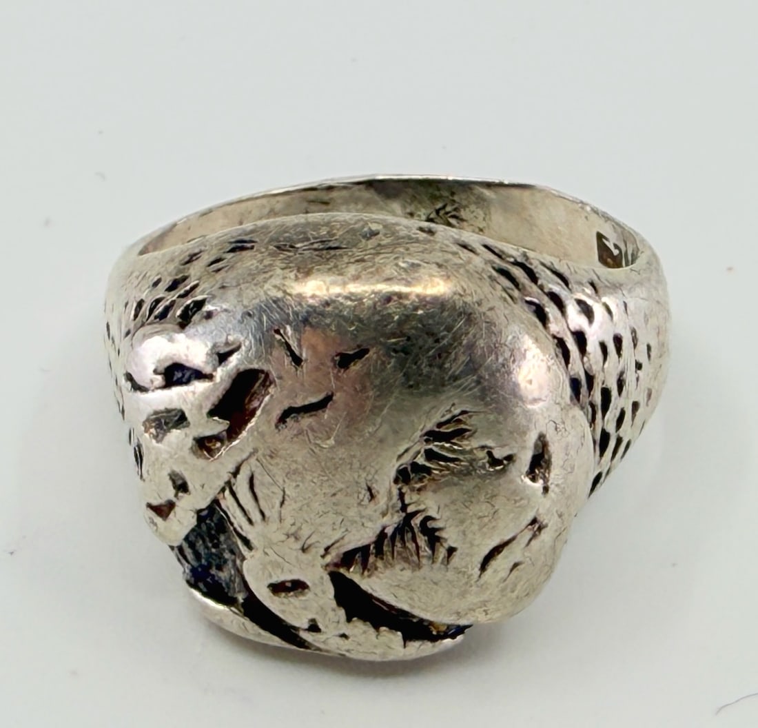 Silver Men's Ring: Indian Warrior, Some wear. Total Weight 5.7g