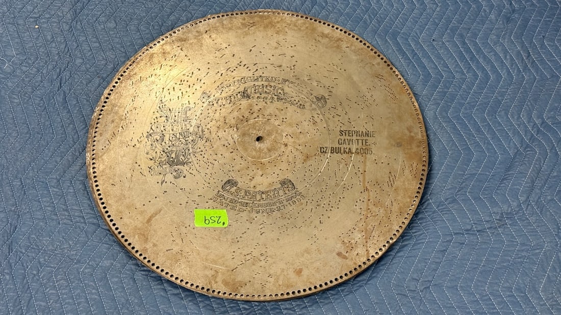 11 27" Regina Music Discs: One Lot.