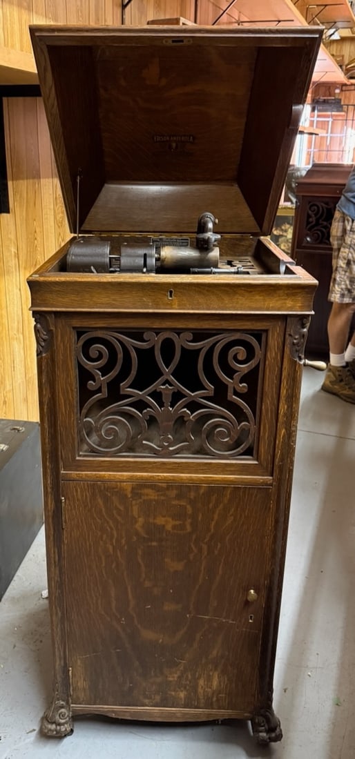 Edison Amberola B Cylinder Floor Model Phonograph (1 of 3)