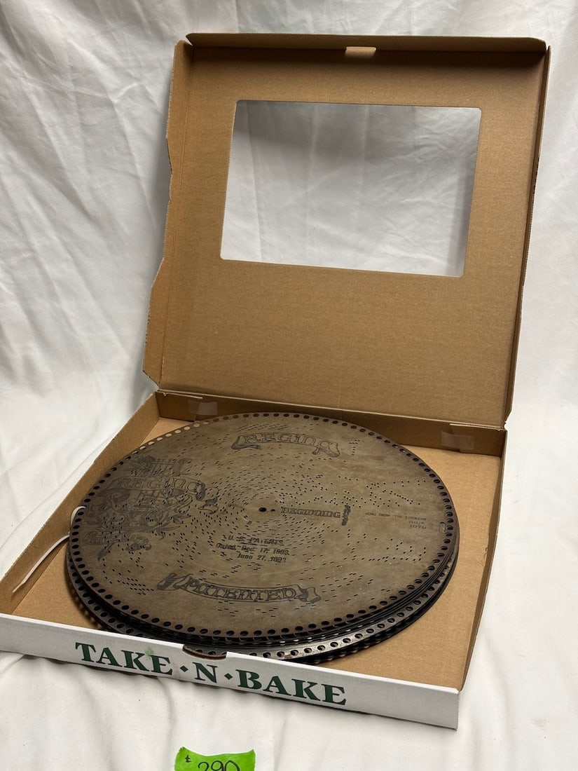 12 15-1/2" Regina Music Disc: One Lot.