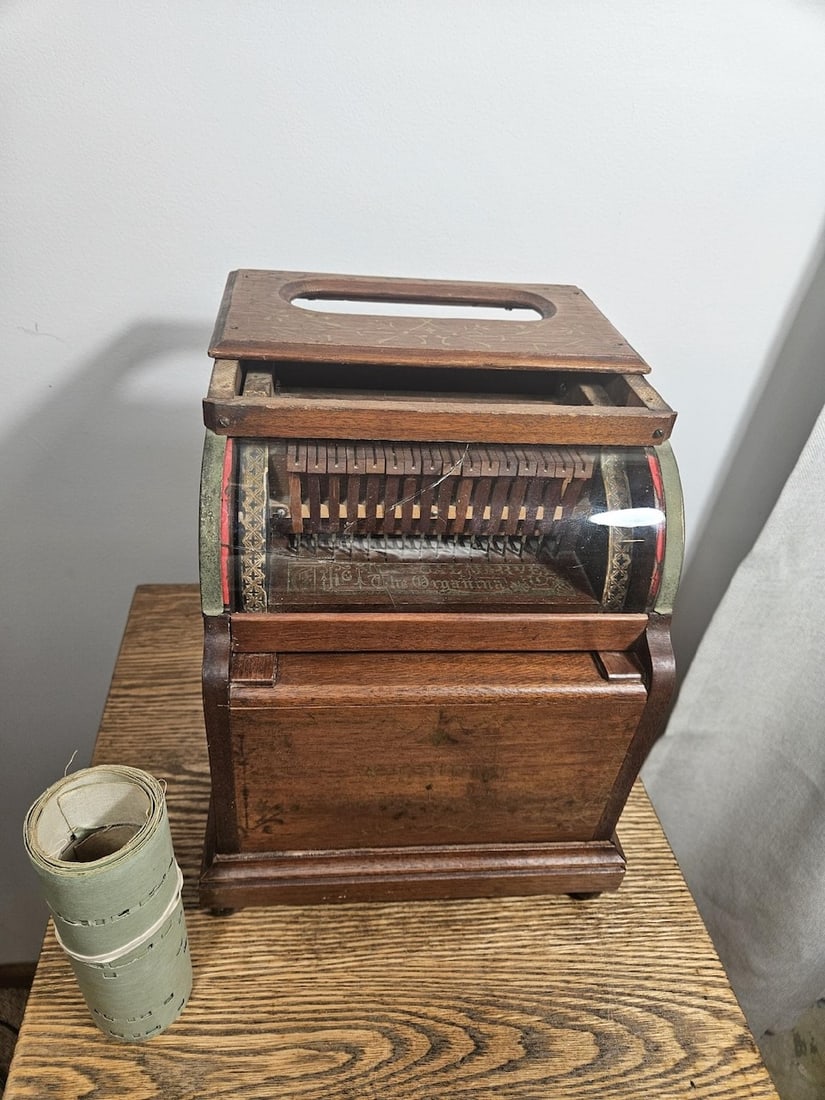 The "Musical Marvel" Organina Paper Roll Organ (1 of 3)