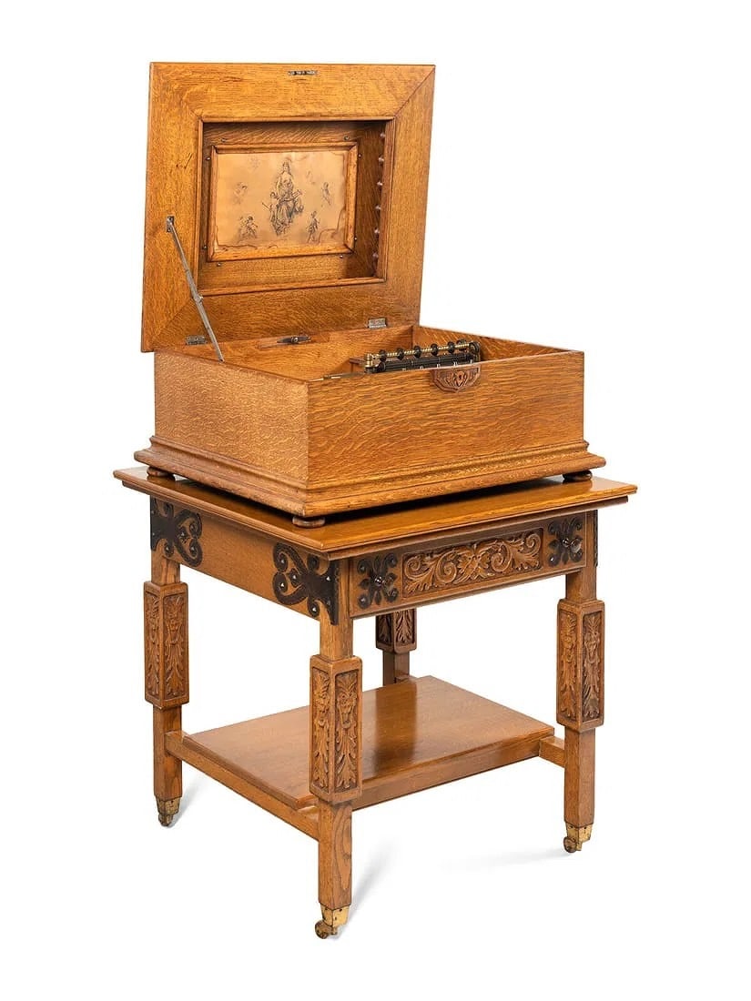 Regina 20-3/4?? Disc Music Box Late Style 26 (1 of 6)