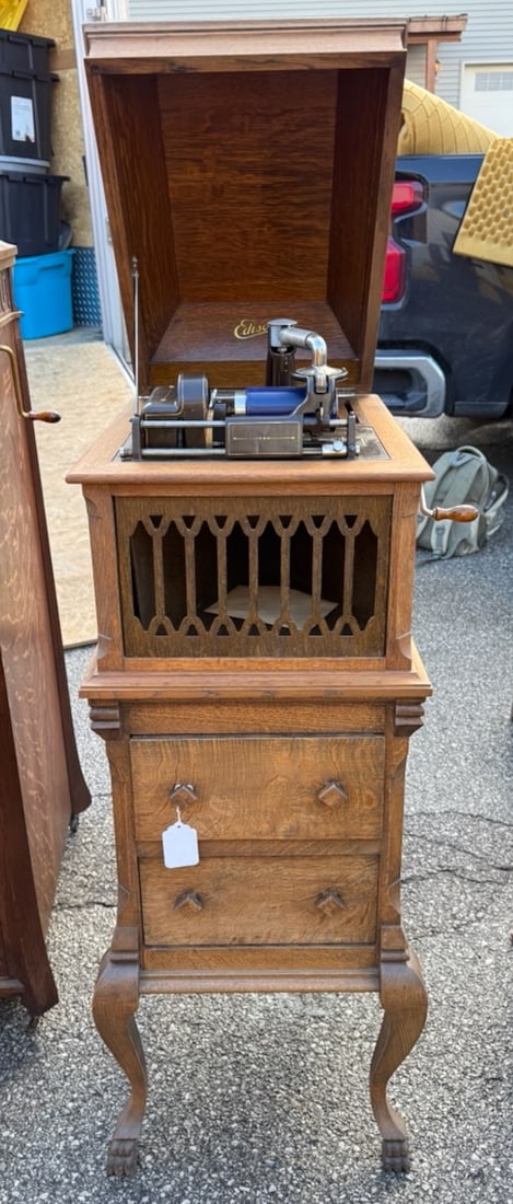 Edison Amberola V Cylinder Phonograph & Cabinet (1 of 3)