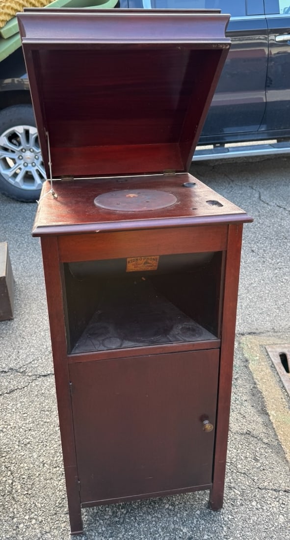 Keenophone Floor Model Phonograph: Cabinet only. Auto ejection system in base storage