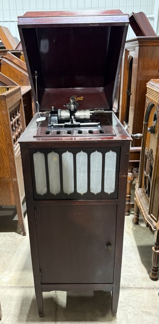 Edison Amberola 75 Cylinder Phonograph: Mahogany. Complete with reproducer and crank