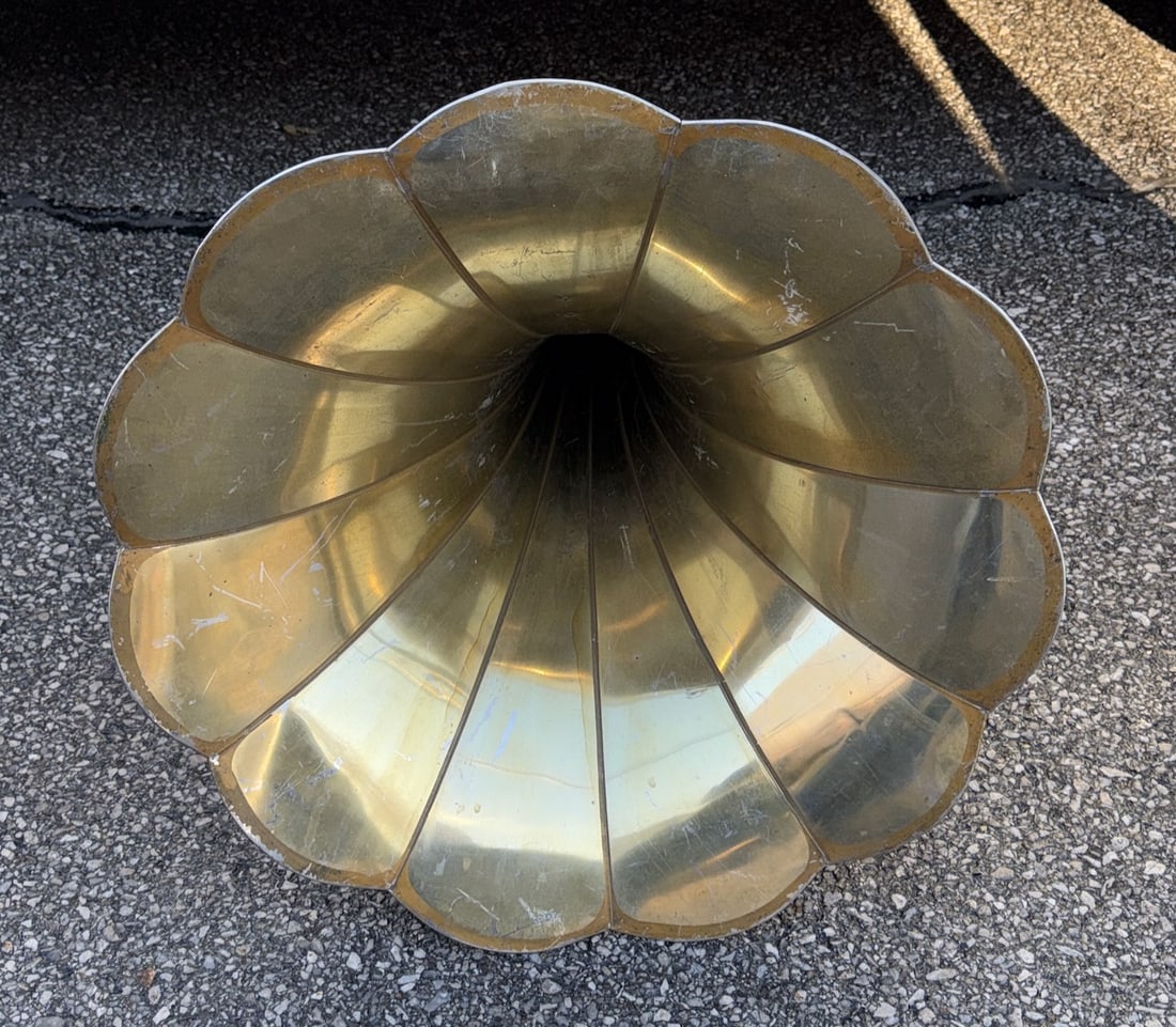 3 Phonograph Horns (1 of 5)