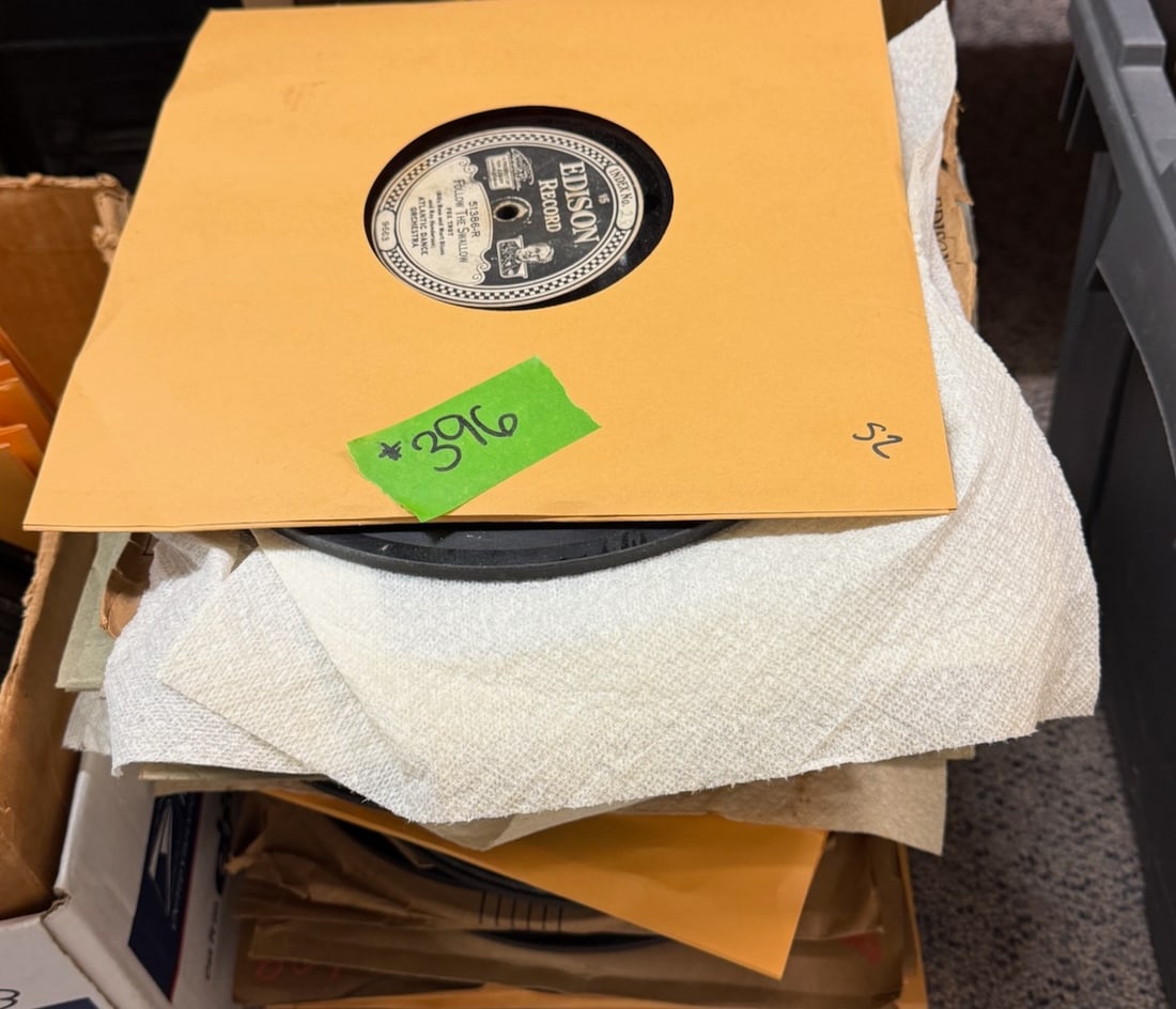 52 Edison Diamond Disc Records (1 of 1)